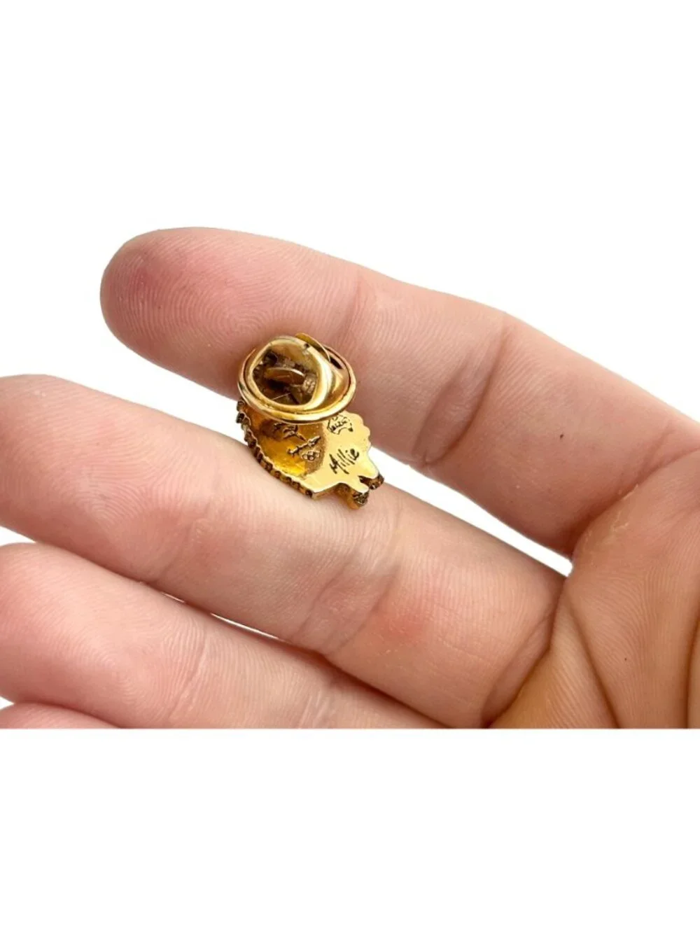 3D Textured Hedgehog Figural Gold Toned Post Back Brooch Pin
